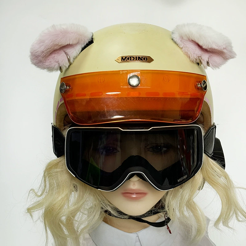 Plush helmet, cute earrings, ski accessory