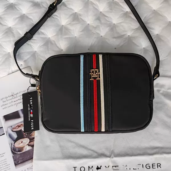 Popular Foreign Trade Item: Tom Versatile Square Bag, Solid Color Multi-Layer Crossbody Bag, Portable and Durable, Trendy and Casual