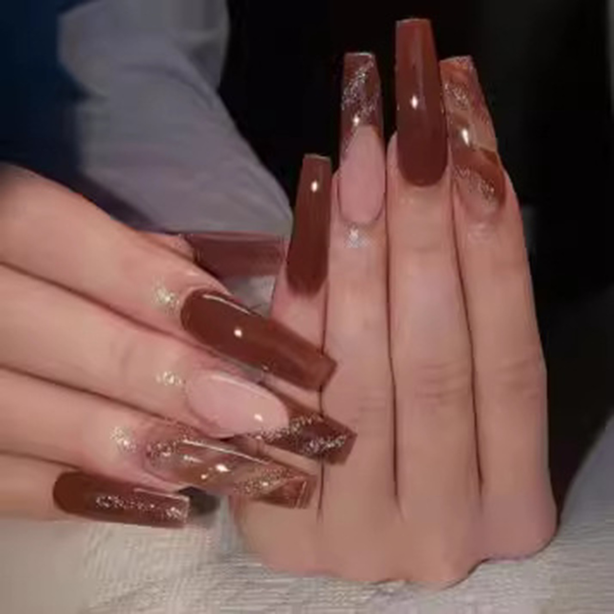 FUENTE Fábrica simple Pequeño Libro Rojo neto rojo desgaste falso clavo producto terminado desgaste de uñas largo desgaste parche de uñas