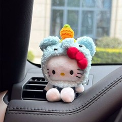 かわいいかぎ針の頭カバーkitty車の吹出口にぬいぐるみの車の装飾を挟んで、親友の新車にプレゼントします
