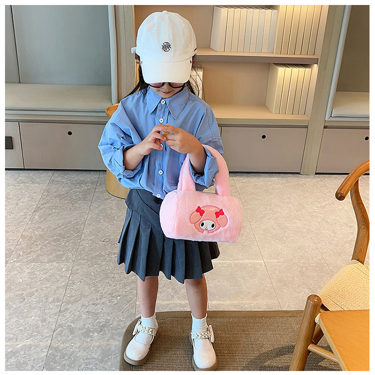 Fashionable plush bag, women's cartoon makeup bag, personalized new trendy children's bag, cute hand-held small bag for female students undefined