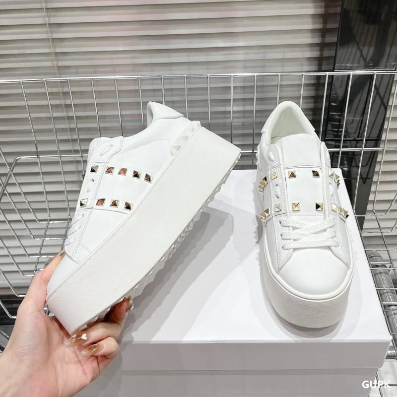 2023 Spring and Autumn new color matching rivet leather White shoes women's platform height increasing all-matching sports casual shoes