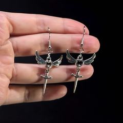 パンクスタイルシルバークロス天使の羽のイヤリングレトロダーク甘いクールスタイル愛穴なしイヤークリップイヤリング
