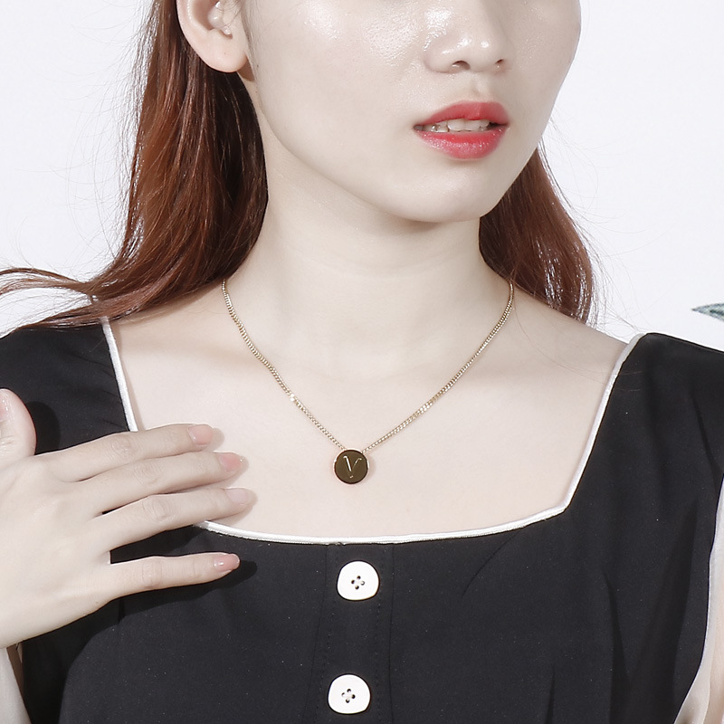 Daily Occasion PVD Coated 18K Gold Plated Letter Titanium Steel Simple Style Waterproof Non Tarnish Titanium Steel Pendant Necklace