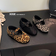 2025年秋季新款儿童单鞋时尚豹纹马毛一字扣女童浅口皮鞋公主鞋子