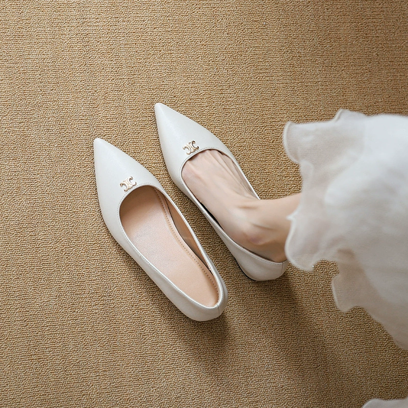 2025 осенние новые туфли с острым носком и неглубоким носком, женские туфли с внутренней подкладкой на мягкой подошве, противоскользящие туфли с круглым носком, маленький размер 33, сказочные туфли