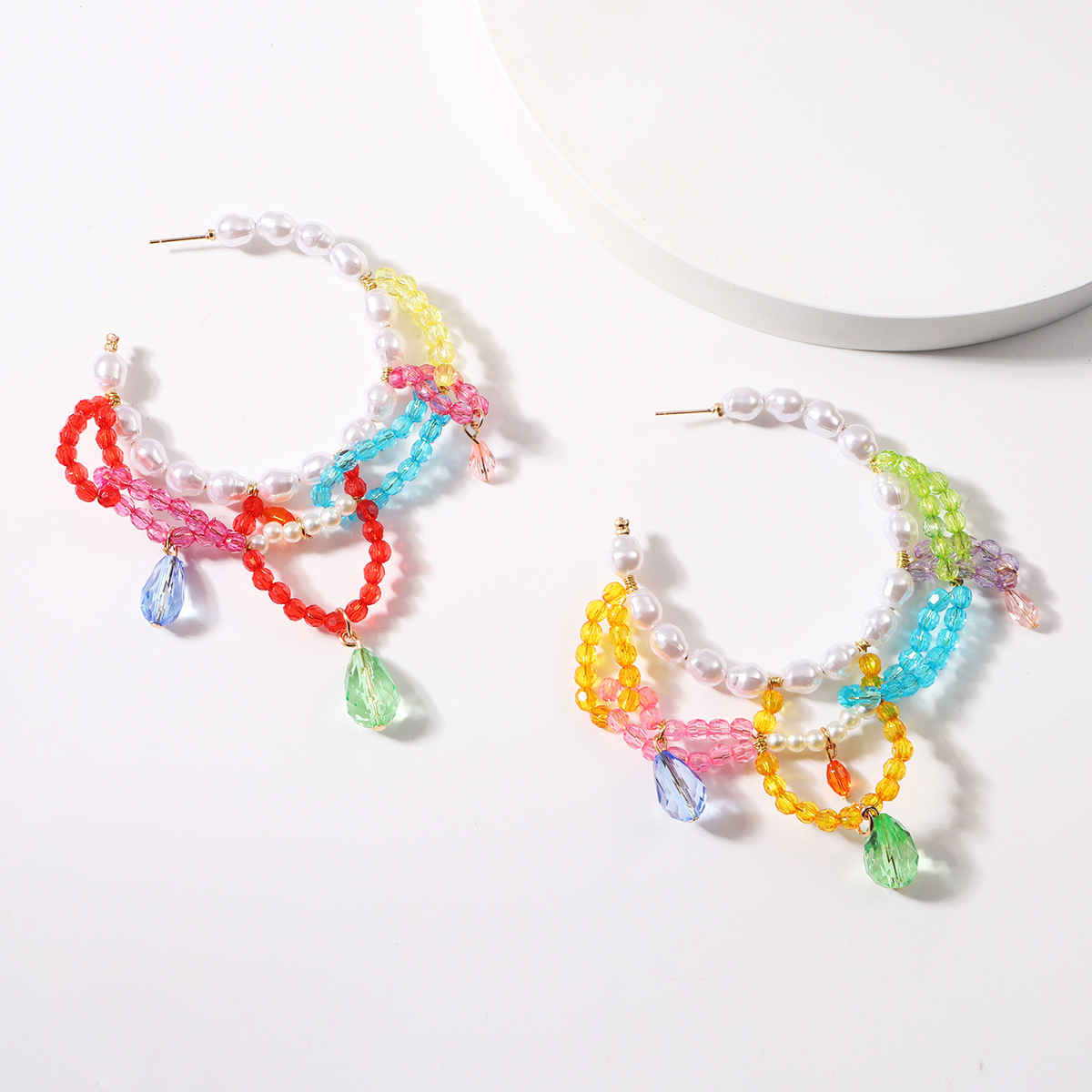 Summer Holiday Style Candy-colored Crystal Tassel Earrings C-shaped Beaded Resin Earrings display picture 5