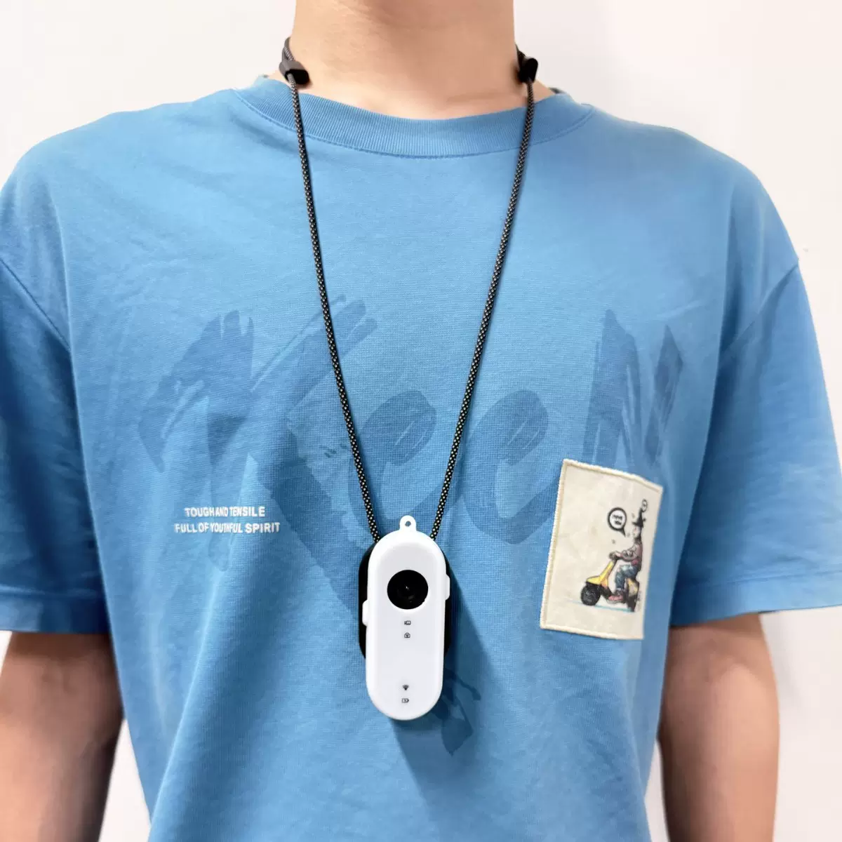 拇指运动相机磁吸挂绳解放双手胸前固定第一视角记录摄像轻巧便携