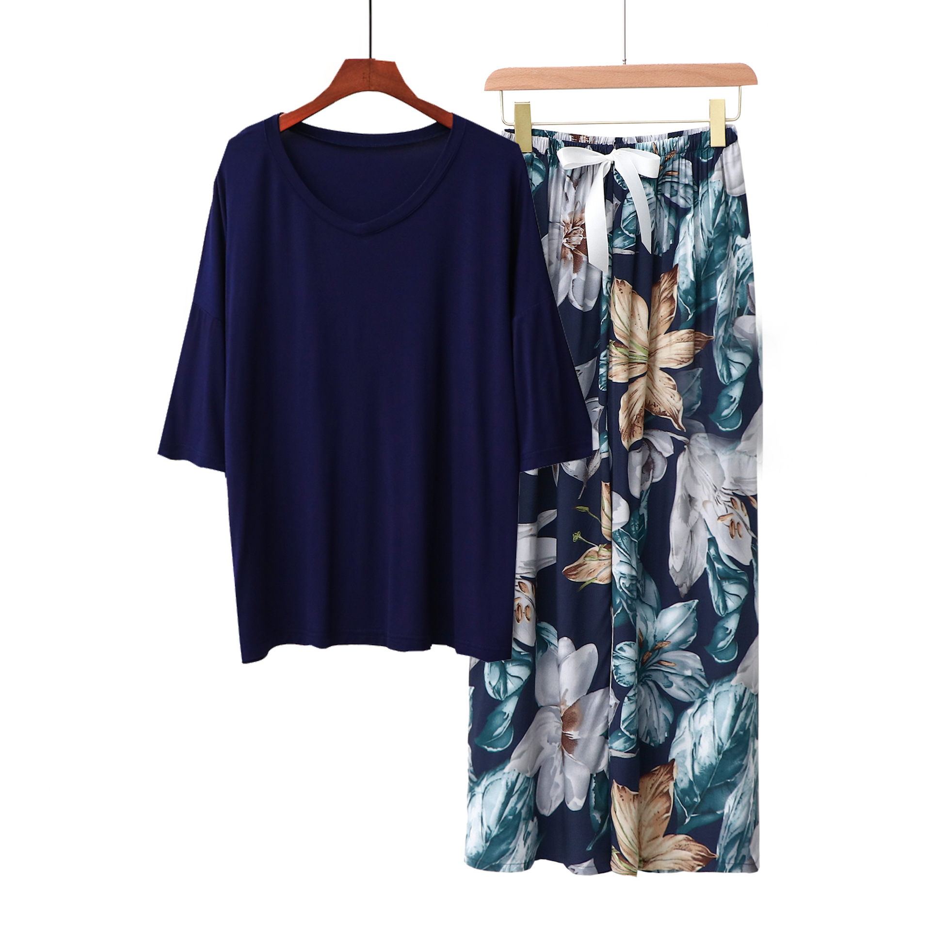 네이비 큰 판 꽃