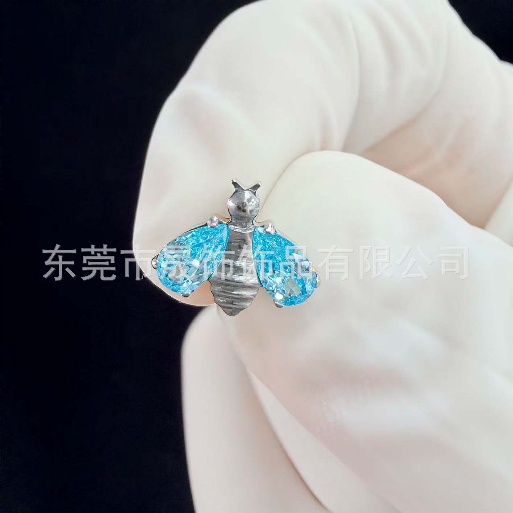Titanium Alloy Ear Stud F136蜜蜂 Studded Cubic Zirconia Ear Stud G23 Titanium Helix Cartilage Stud Ear 饰