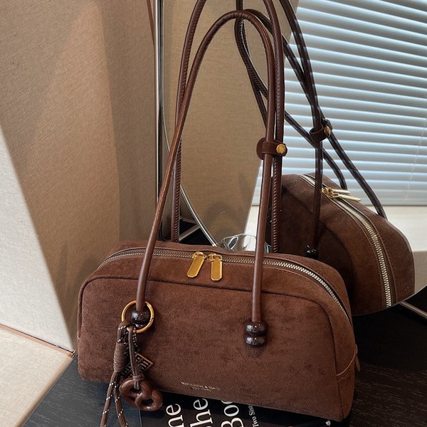 Elegant Matte Vintage Shoulder Bag Versatile Textured Handbag_voghion.com