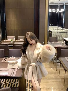 Elegant apricot Long-sleeved Woolen Coat Women's Autumn and Winter Sense Waist Tight Strap Woolen Stitching Cardigan Top