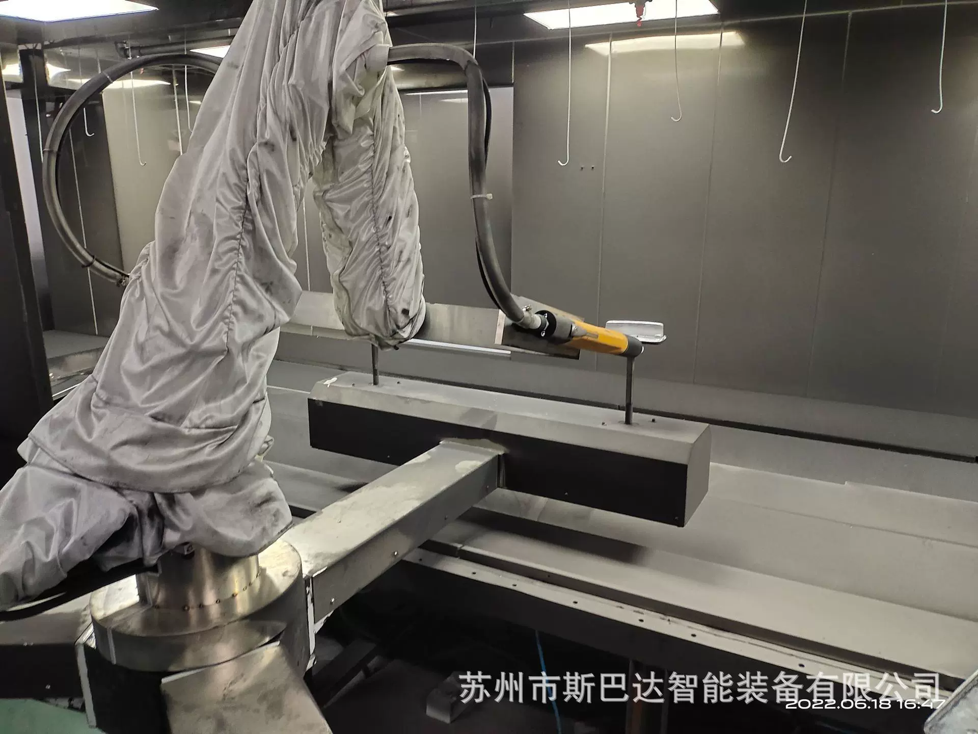 定制五金机电喷涂 安川喷涂机器人 关节机器人 喷涂往复机