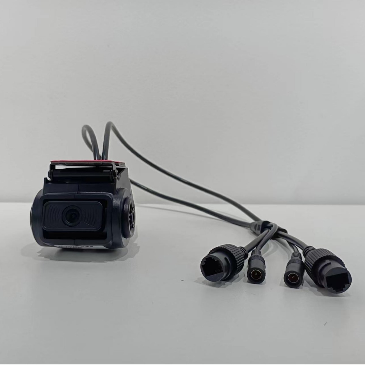 双目车载红外摄像机 广角镜头200万车内双镜头双画面高清监控录像