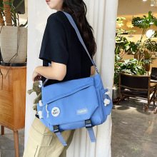 日系ins复古港风斜挎包女 简约百搭学生大容量邮差包男单肩背包潮