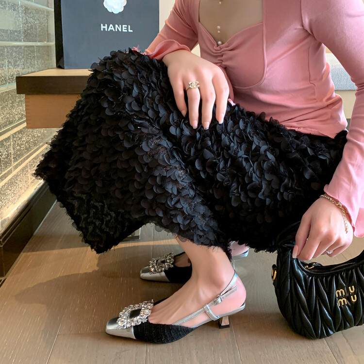 Französische Sandalen mit quadratischer Schnalle und Strasssteinen und spitzen Zehenpartie für Damen mit Stilettoabsatz, neuer Sommer 2024, kleiner duftender Stil_voghion.com