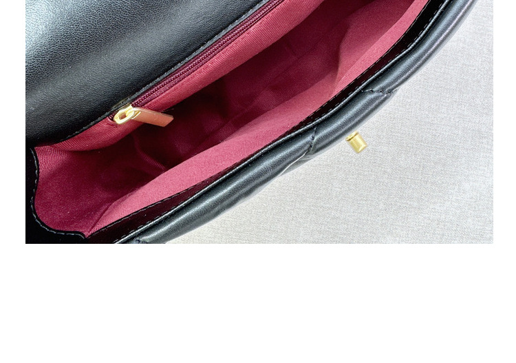 Damen Umhängetasche Aus Echtem Lammleder Mit Rautensteppung Kette_voghion.com