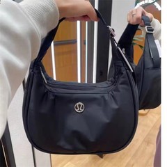 ルルの新しい 4L シングルショルダー脇の下餃子バッグクロワッサン 2025 夏軽量多用途三日月バッグヨガレディースバッグ