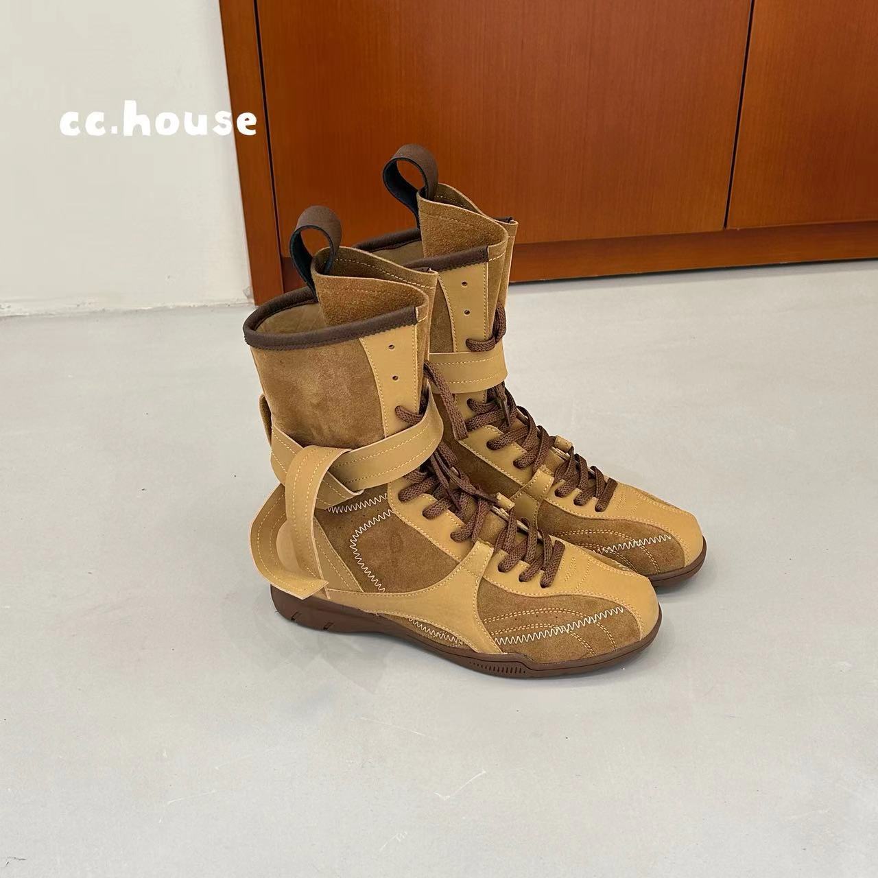 2025 春レトロインナー高さマーティンブーツ女性のブラウンボクシングブーツヌバックレザーラウンドトゥレースアップスポーツブーツショートブーツ