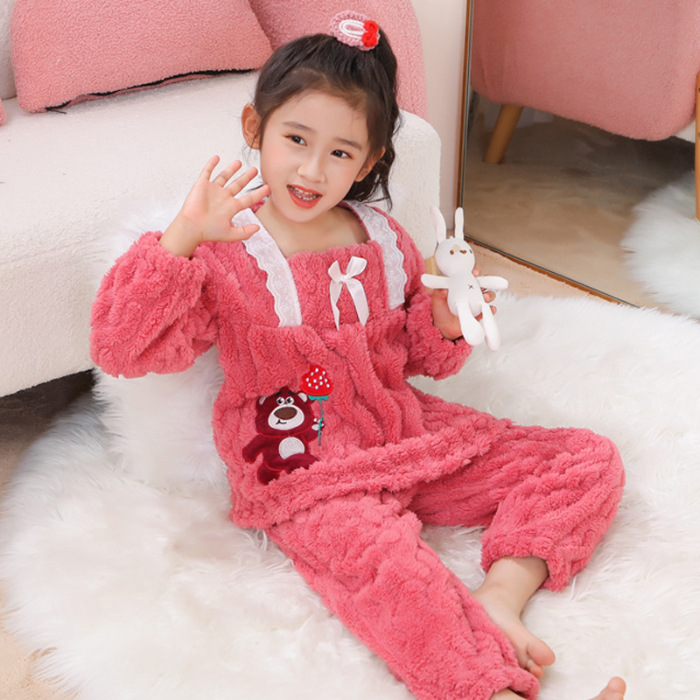 Zd - 470 ¿ Strawberry Bear Square collar