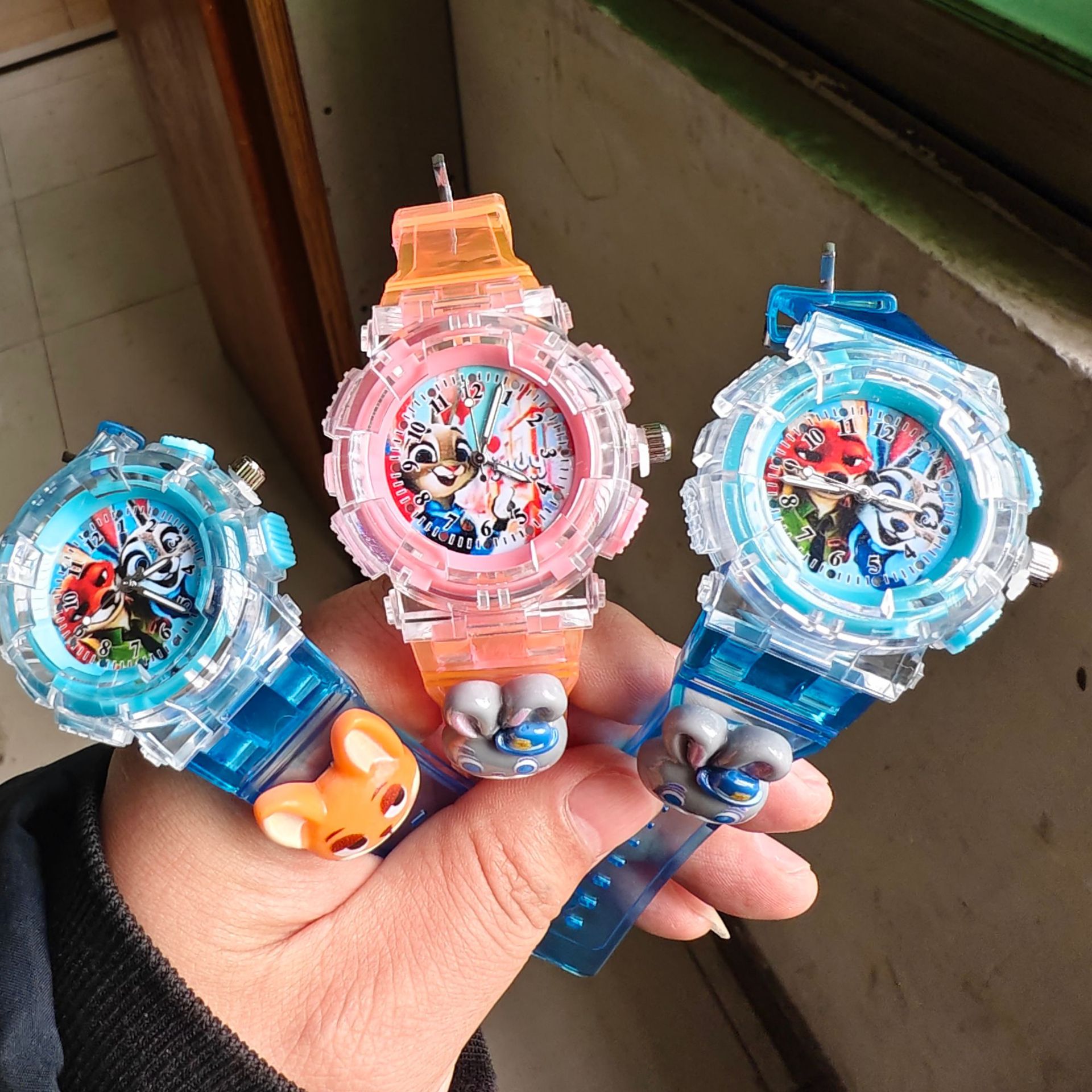 Cartoon Animal Children's Watch New Model with Glowing Lights for Students in Campus, Cute Gift Quartz Watch for Boys and Girls