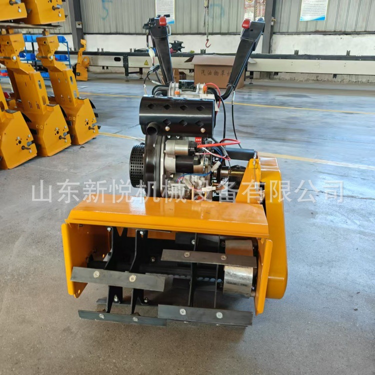 碎草还田机多功能开荒杂草粉碎除草机柴油手推式农用果园除草机