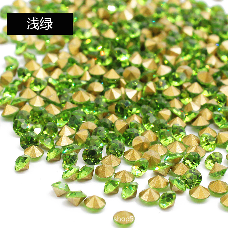 뾰족한 라이트 그린