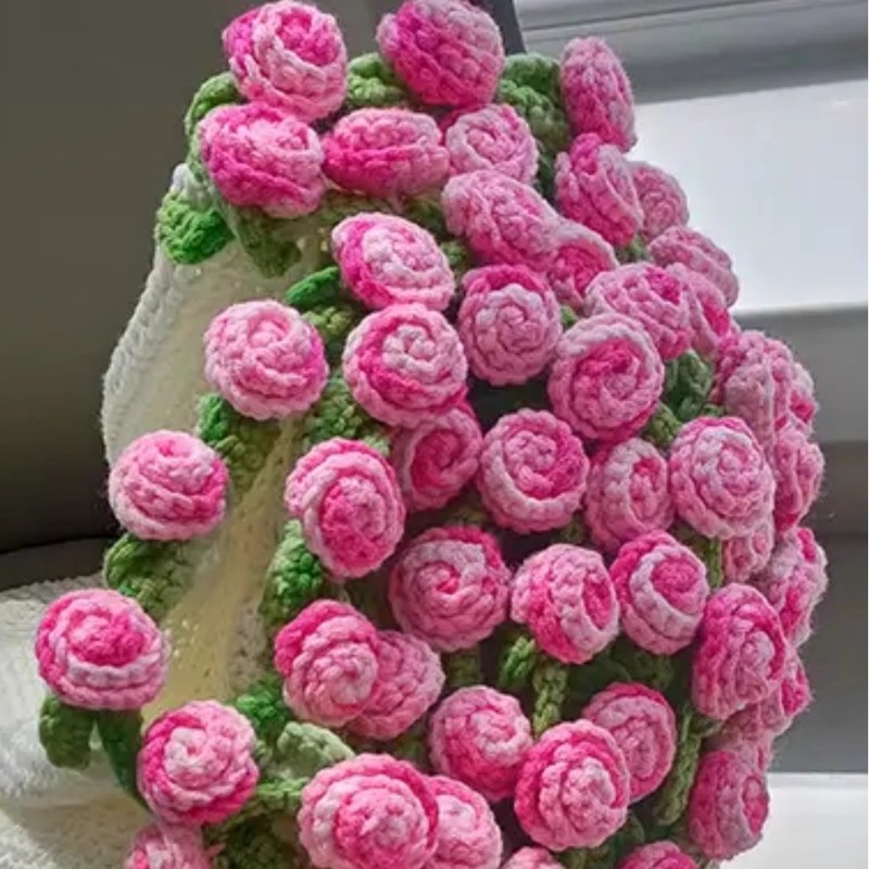 【完成品・在庫あり】ガールフレンドへのギフトとして、手作りの毛糸で編んだバラの花が付いた花束ブランケット完成品|undefined