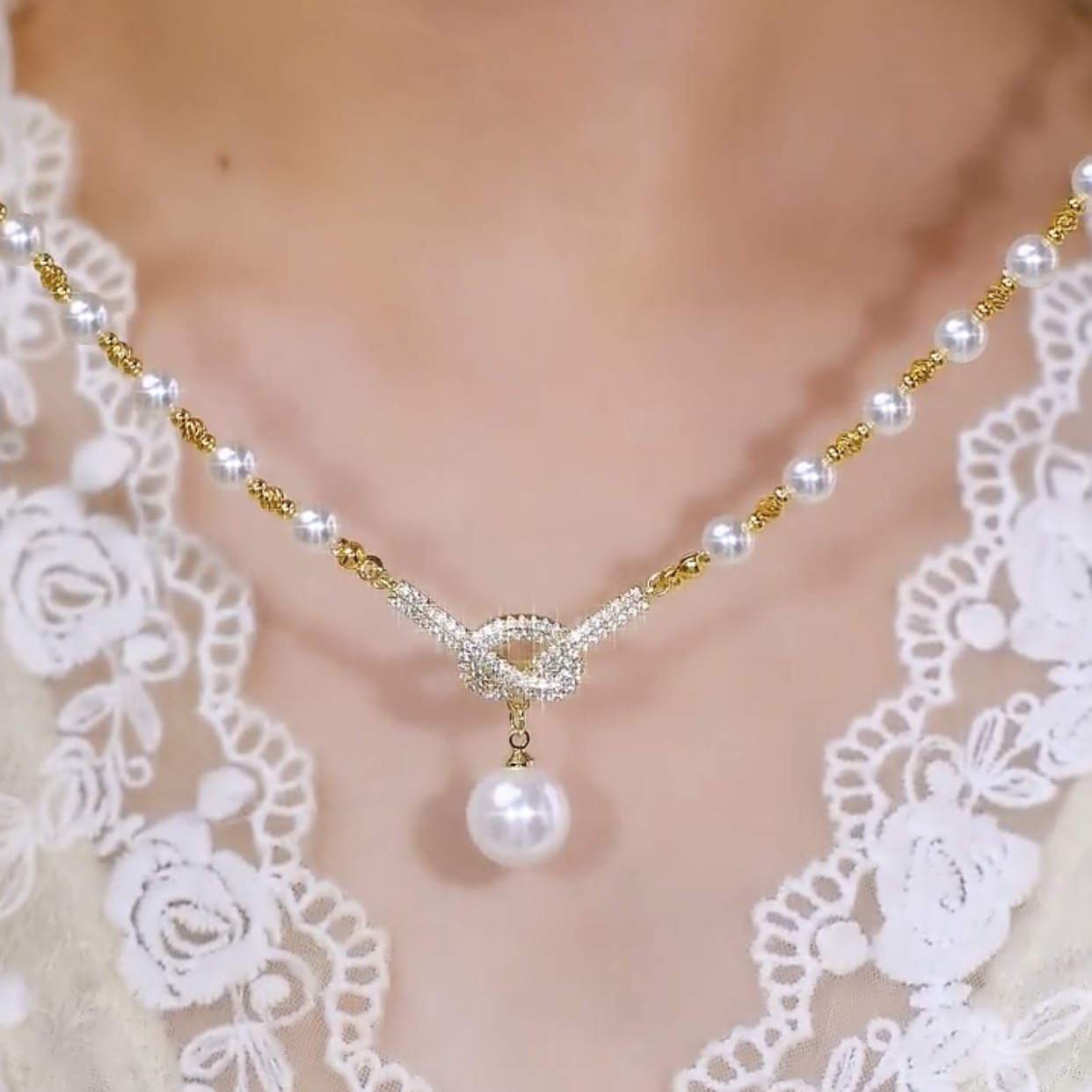 复制_满钻珍珠项链女轻奢小众设计感2024新款.jpg