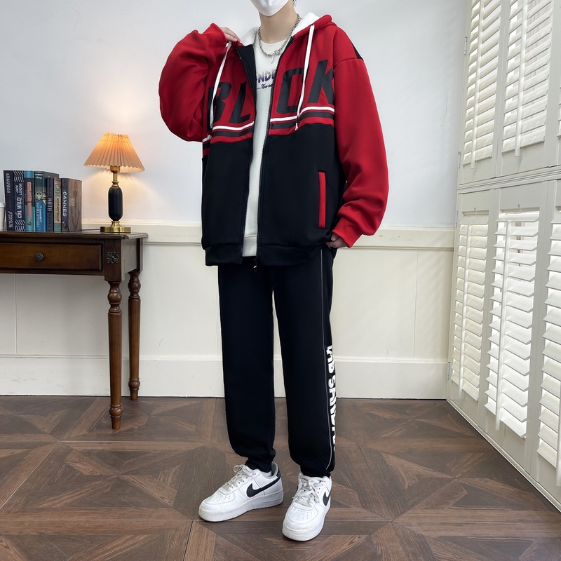 Invierno juvenil con camisa encapuchada gruesa, camiseta, pantalones casuales, ropa de moda al aire libre, hombre