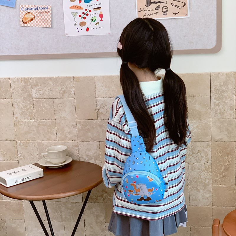 Caricatura lindo bolso de pecho infantil impresión extranjera de montaña y mar, bolso de mochila para niños y niñas, bolso de cambio de moda para niños