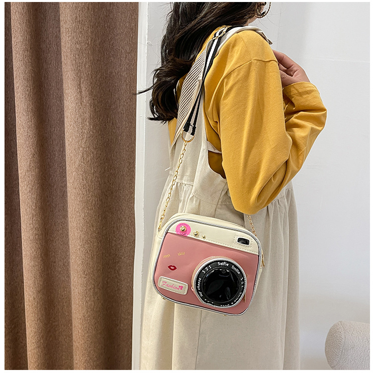 554g Weight Polyester Lining Material Zipper Closure Type Single Shoulder Strap Strap Type Camera Bag Bags Type Casual, Daily Occasion Polyester Material Geometric Pattern All Seasons Season Unisex Gender Cute Style Square Shape Pink, Red, Black Color Medium Size Unisex Medium Geometric Square Zipper Camera Bag 9