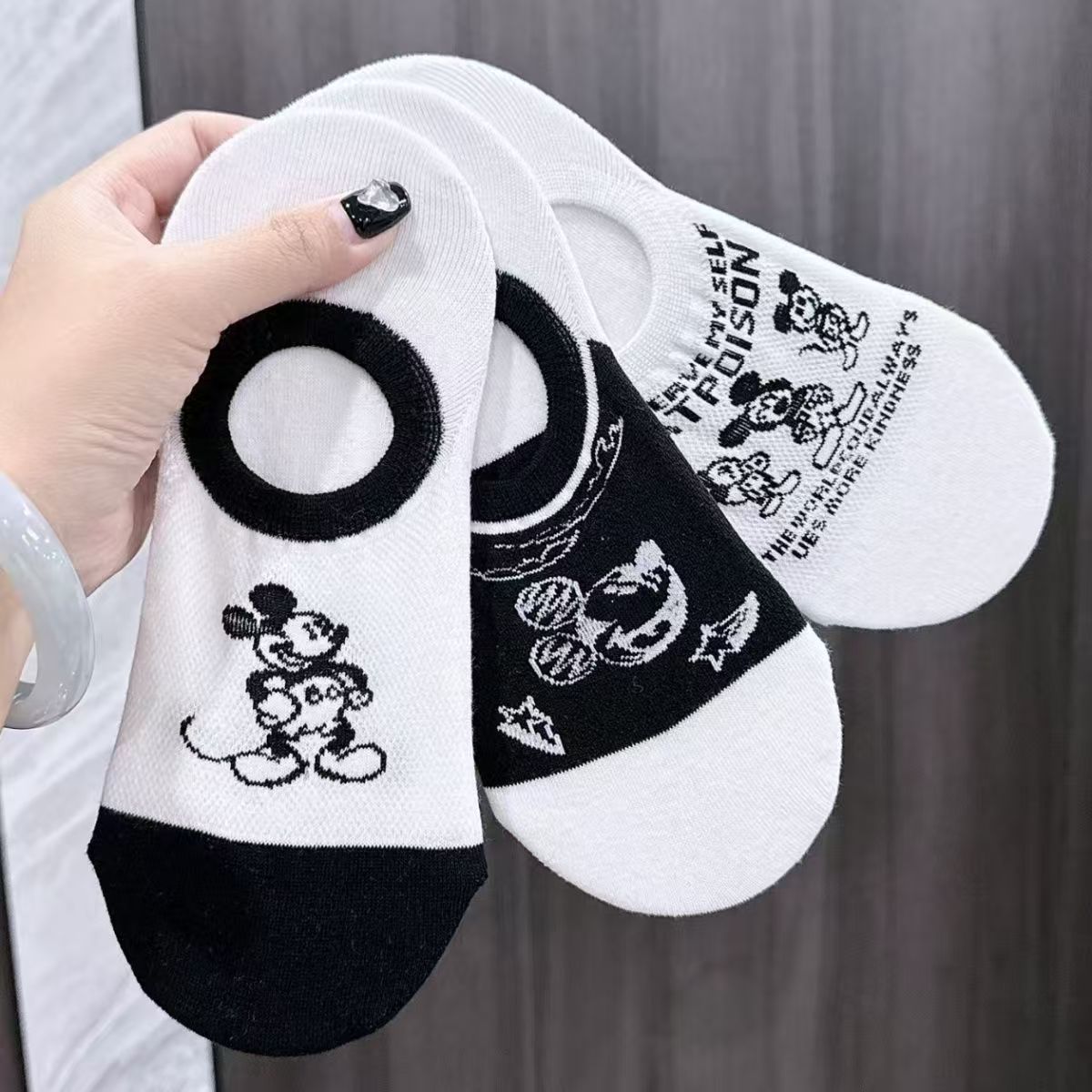 Calcetines de algodón de verano para mujer, delgado, invisible, rojo de la red, caliente, calcetines de moda de Mickey de dibujos animados, calcetines de barco sin tacón