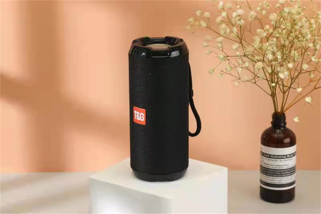 Altavoces Bluetooth inalámbricos TG621 tarjeta portátil portátil al aire libre tela impermeable FM radio TWS serie modelo privado