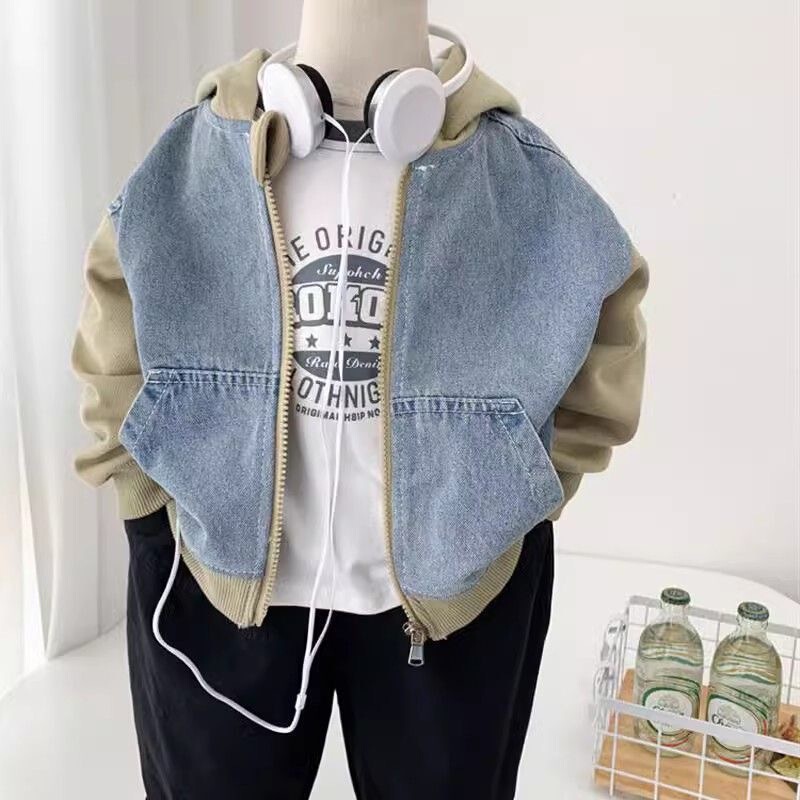 Boys' Spring and Autumn Denim Jacket 2025 New Korean Version Children's Hooded Zipper Casual Top Stylish Trendy