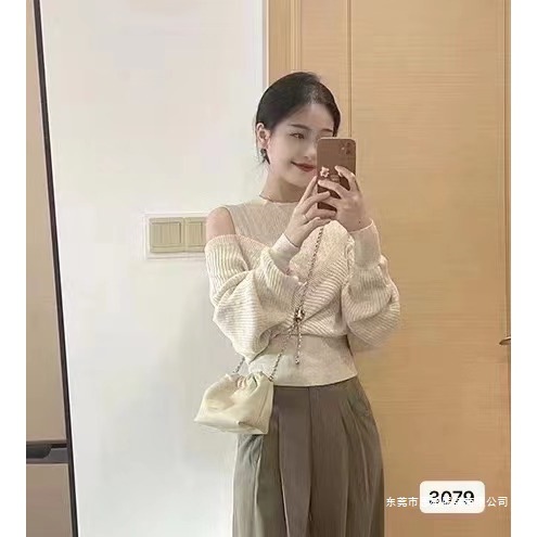 Sweet Style Age-Reducing Long-Sleeved Knitwear for Women, Autumn Style Sexy Off-Shoulder Long-Sleeved Knitwear, Fashionable Slim-Fitting Top for Women
