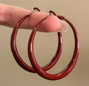 Pendientes de aro lisos para mujer, lujo ligero, pendientes de alta gama, pendientes populares, aretes de diseño exclusivo, aretes de otoño e invierno al por mayor