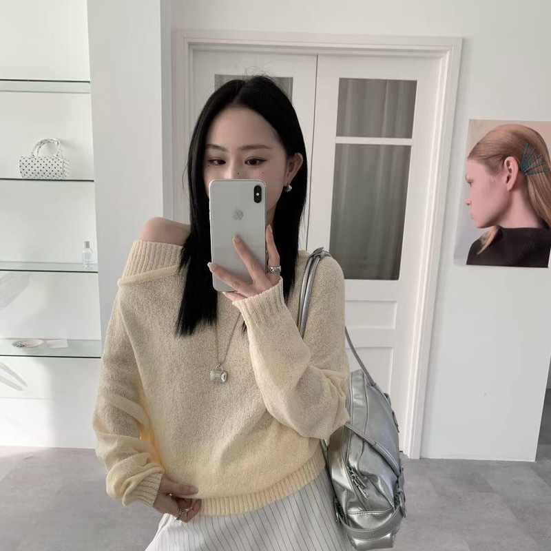 Clearance Sale, No Returns or Exchanges. Spring/Summer Korean Style Simple, Fashionable, Versatile, Stylish One-Shoulder Pullover Long-Sleeve Knit Top for Women 816
