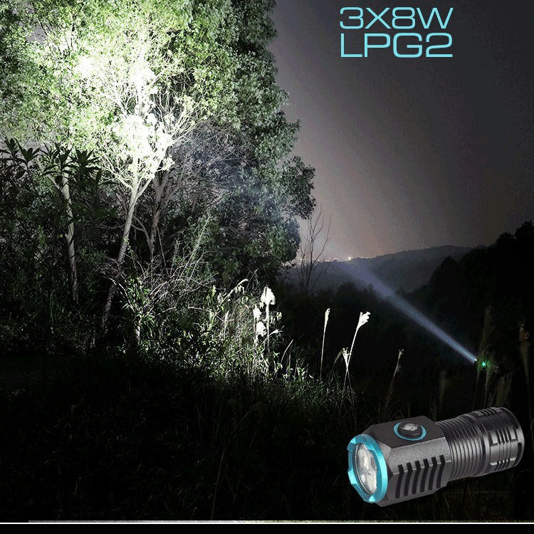 Transfronterizo mini luz de bolsillo brillante viaje nocturno al aire libre recargable 18650 batería de litio 3 ojos pequeña linterna
