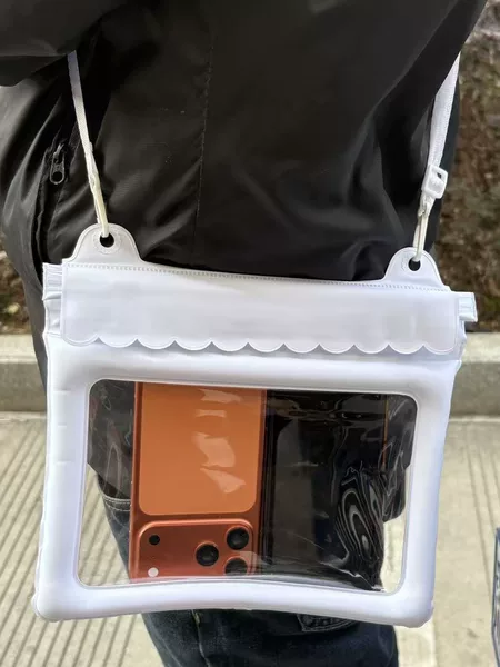 Cross-Border High-Looking, Large-Capacity, New Model Waterproof Waist Bag for Mobile Phones, Touch-Screen Compatible, Four-Layer Sealed Waterproof Bag for Swimming and Beach Use
