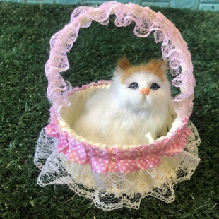 Игрушечные кошки собаки и кролики с писком в корзинке