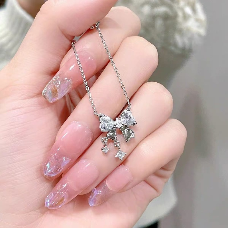 Heart-Beating Sweet Dream Bow Necklace Women's Niche Design High-End 2025 New Accessible Luxury Sweet Style Clavicle Chain