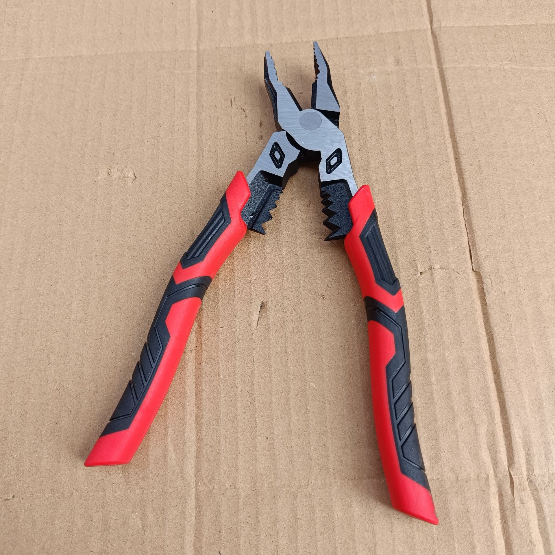 多功能电工专用剥线钳剪电缆电线专业级剥皮剥线压线断线尖嘴钳子