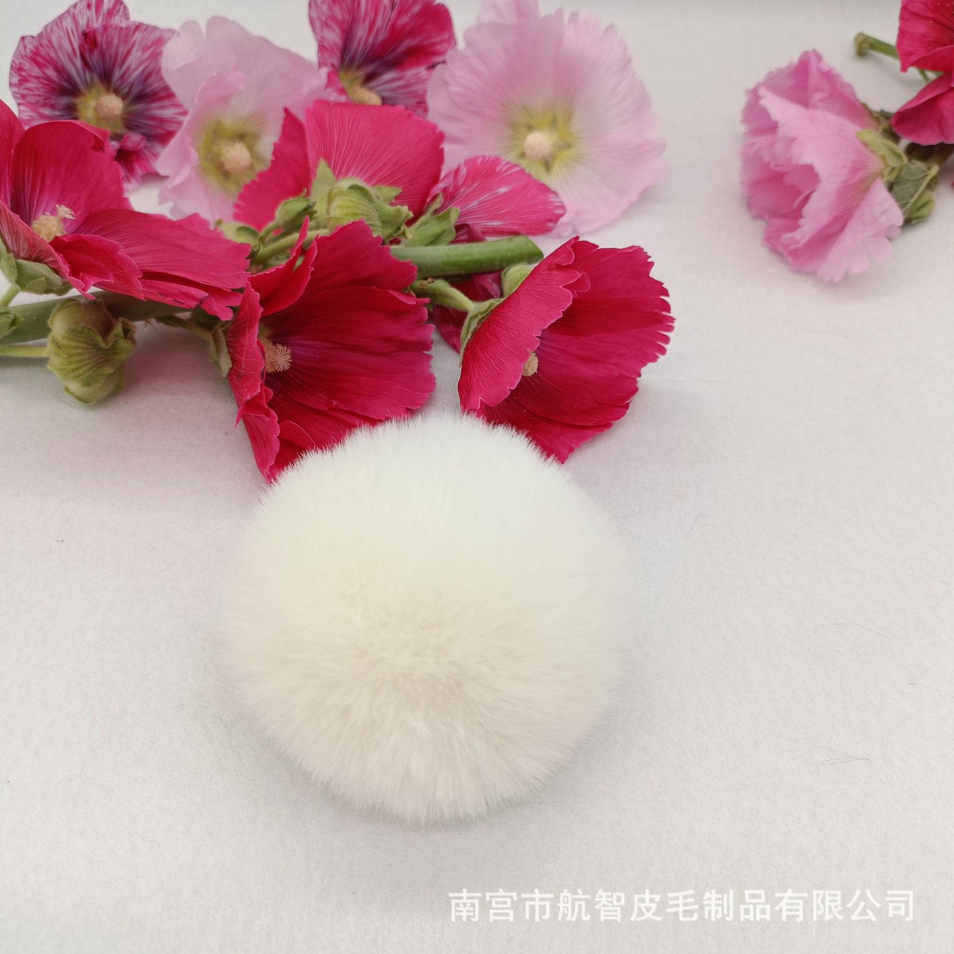 The manufacturer supplies rex rabbit 6cm fur balls, imitation fur balls, artificial fur balls, clothing, shoes and hats, headwear, bags, accessories and accessories.