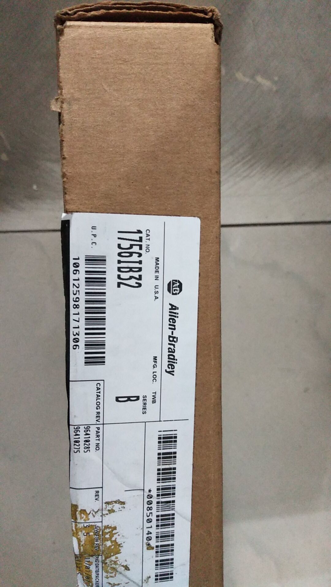 A032*全新原装AB 1756-IB32 B  现货