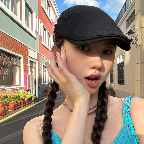 Black forward hat for women with large head circumference and backward wearing beret niche hat showing face small painter hat autumn peaked hat