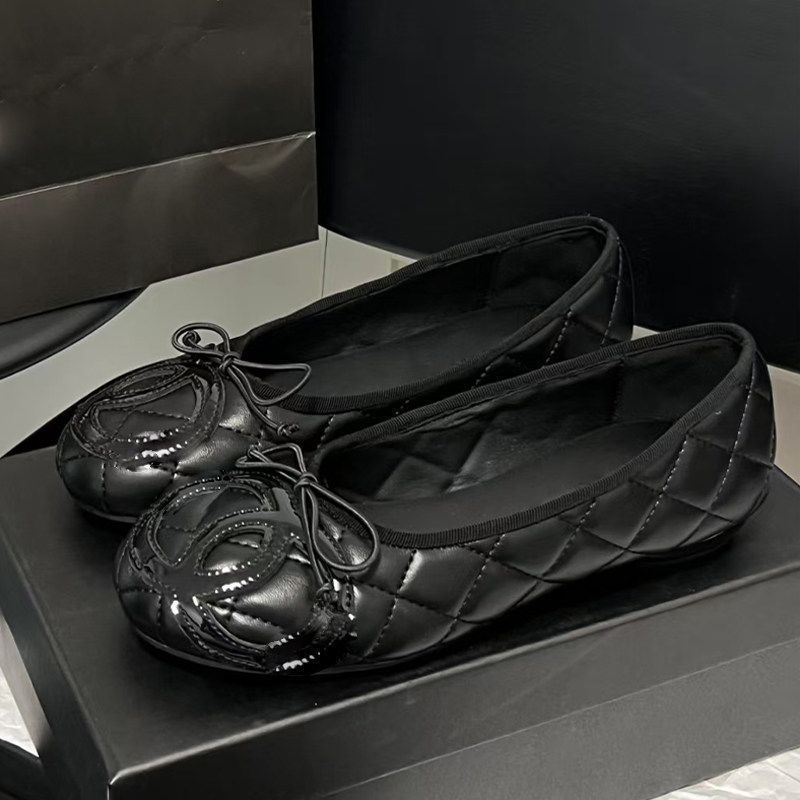 Zapatos de mujer poco profundos primavera y otoño nuevos pequeños arcos de viento de diamante zapatos de ballet de mujer retro plana no cansar los pies