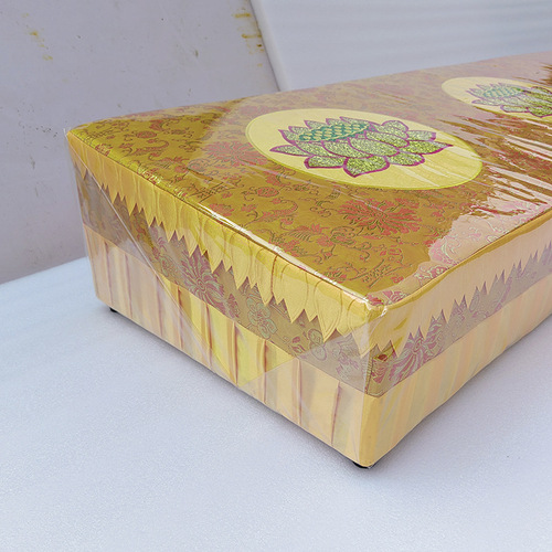 Wholesale long bench prayer cushions Buddhist temple items three people kneeling kneeling cushion copper plate floral fabric art Taoist kneeling cushion prayer cushion manufacturer