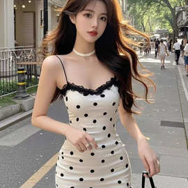 法式2025辣妹波点吊带连衣裙夏季新款修身蕾丝短裙拼接包臀裙子女