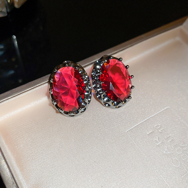 Red geometric fashionable retro earrings